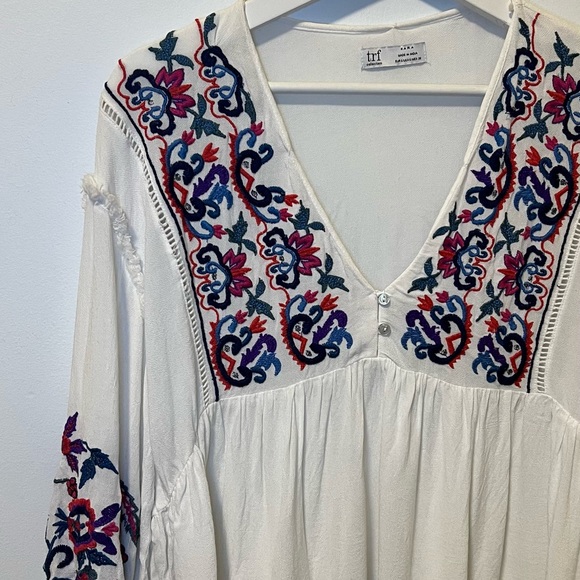 Zara Floral Embroidered Top - Picture 3 of 9